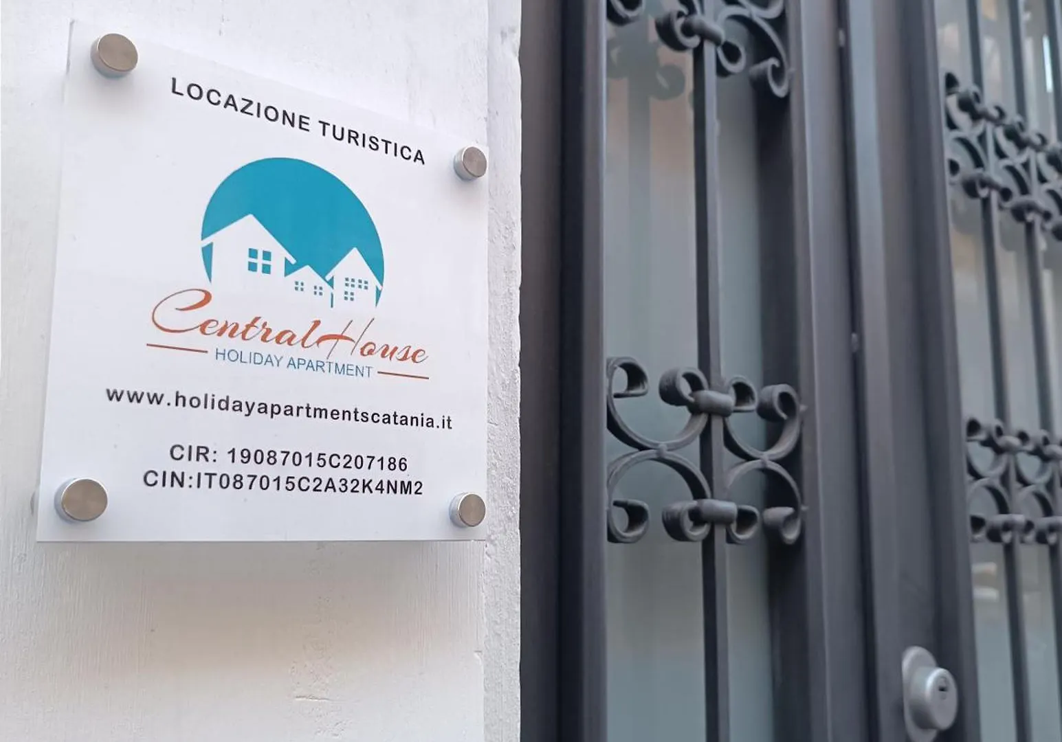 Central House Catane